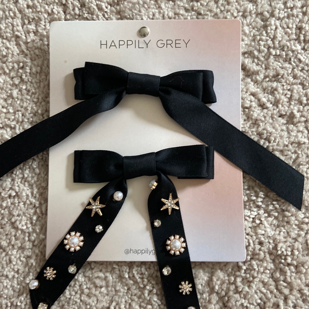 Cute hair bow pin 2 pc set.